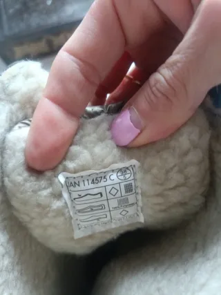 Botas de agua marrones y doradas