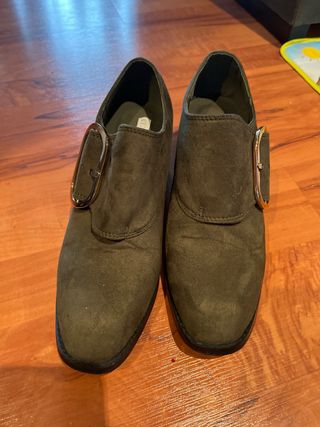 Zapato tacón verde oliva talla 37