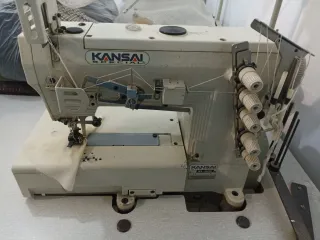 Máquina de coser Kansai 3 agujas