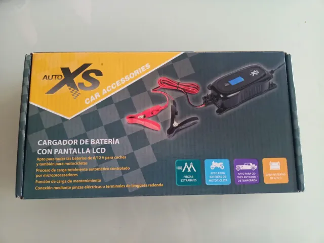 Cargador Batería Coche y Moto Auto XS LCD