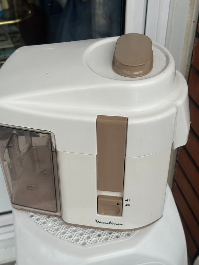 Licuadora Moulinéx Blanca y Marrón