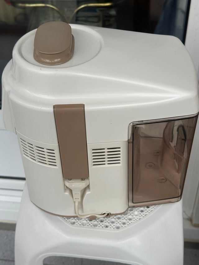 Licuadora Moulinéx Blanca y Marrón