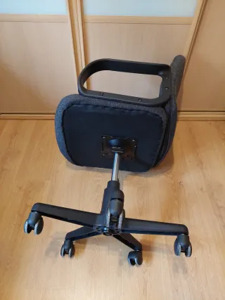 Silla de estudio gris y negra