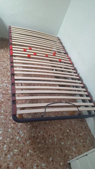 Cama articulada con mando