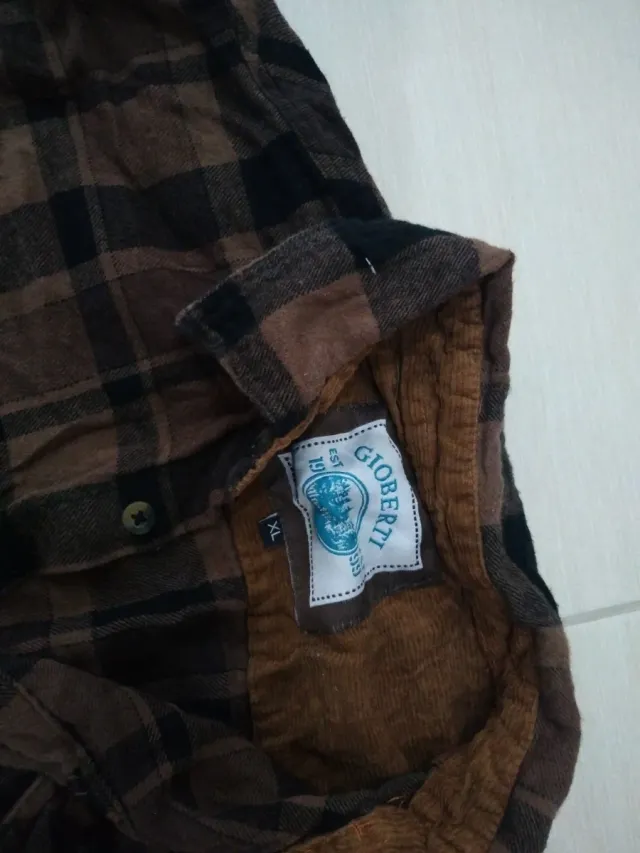 Camicia a quadri marrone e nera