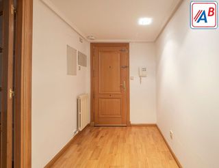 Piso en alquiler en Romareda en Zaragoza