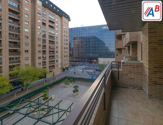 Piso en alquiler en Romareda en Zaragoza