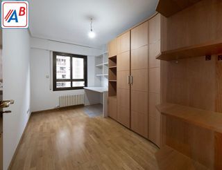 Piso en alquiler en Romareda en Zaragoza