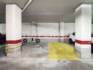 Garaje en alquiler en Ensanche - Diputación en Alicante