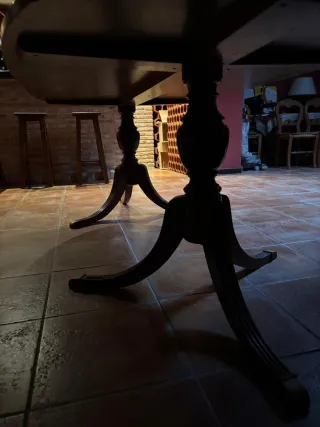 Mesa grande de comedor de madera