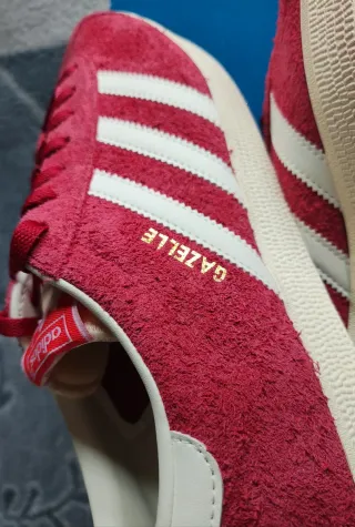 Zapatillas Adidas Gazelle Rojas y Blancas