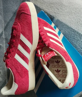 Zapatillas Adidas Gazelle Rojas y Blancas