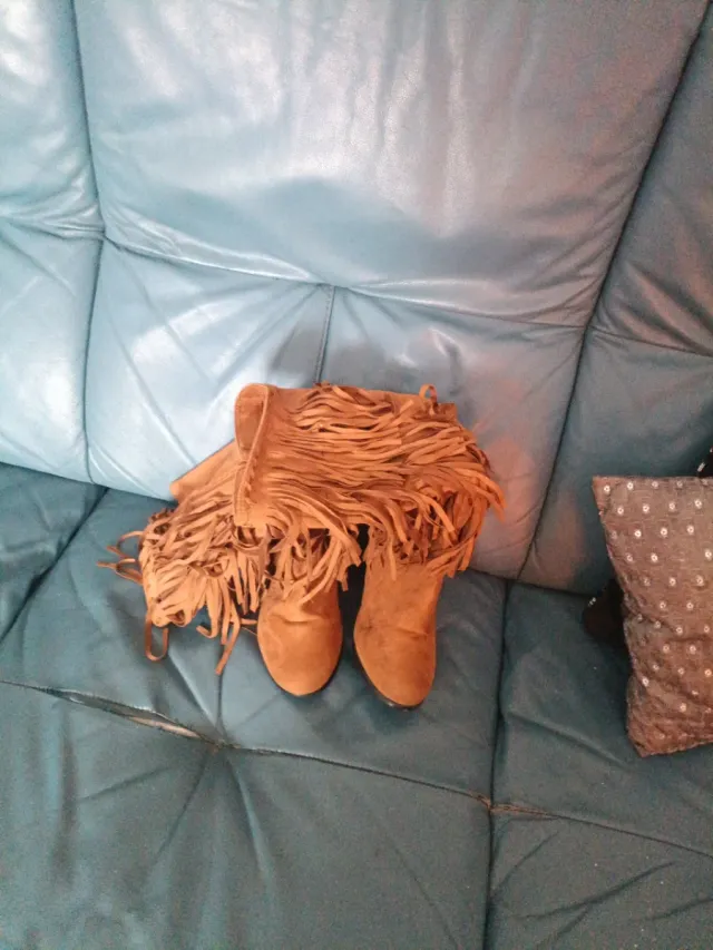 Botas de ante con flecos