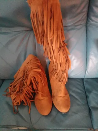 Botas de ante con flecos