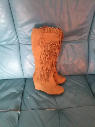 Botas de ante con flecos