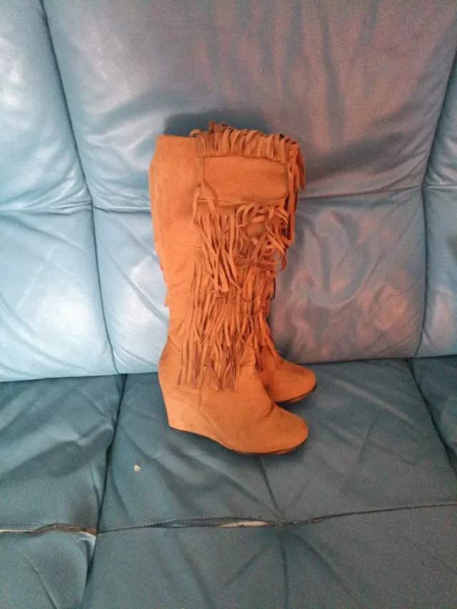 Botas de ante con flecos