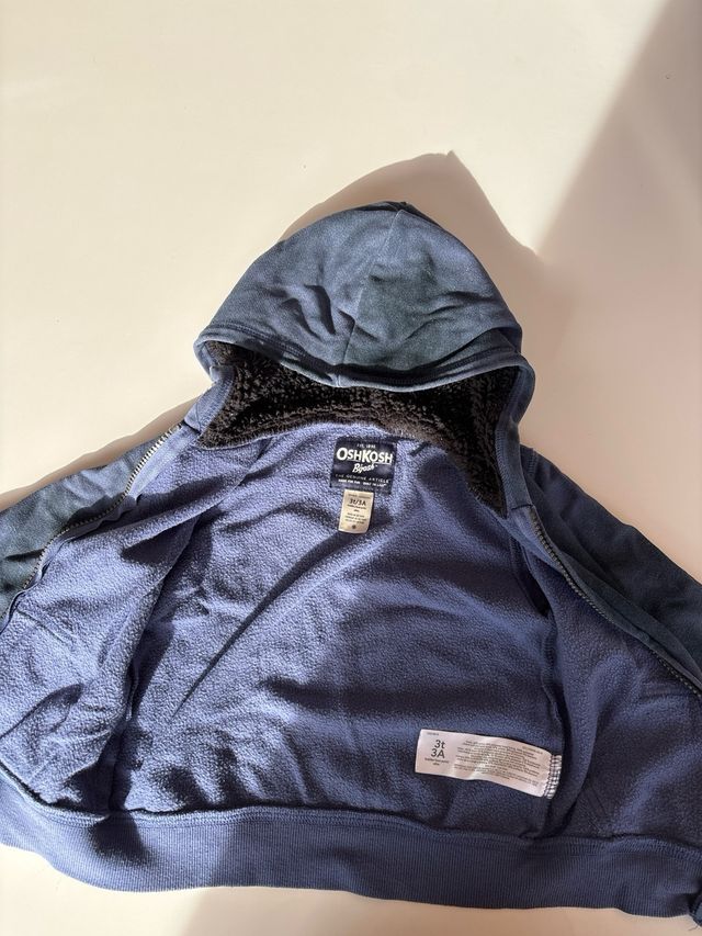 Sudadera OshKosh con capucha para niño