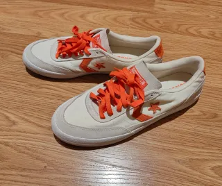 Zapatillas Converse Blancas y Naranja