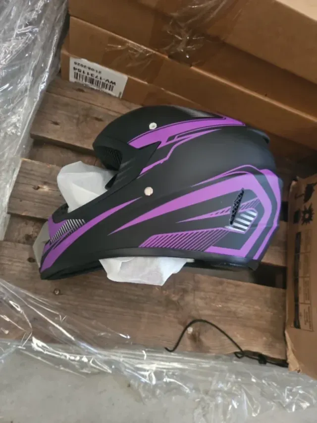 Casco Moto Negro y Morado