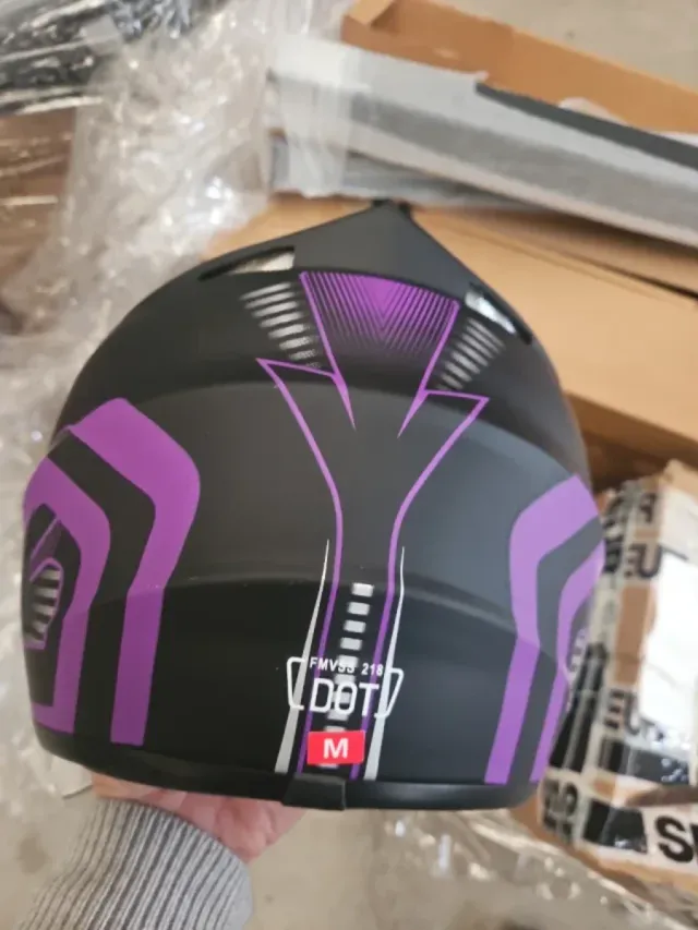 Casco Moto Negro y Morado
