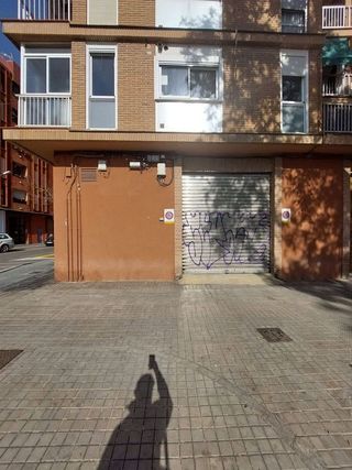 Local comercial en alquiler en La Malva-rosa en Valencia