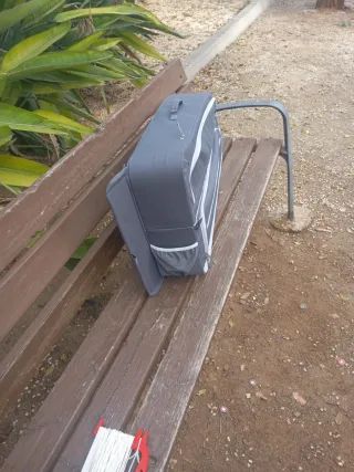 Mochila camping maletero coche gris