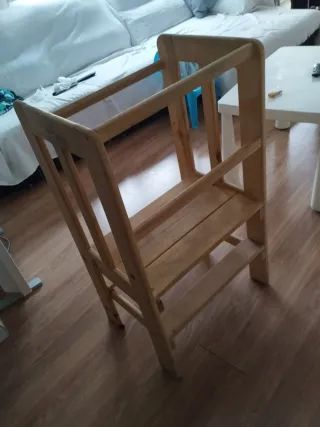 Torre di apprendimento Montessori in legno