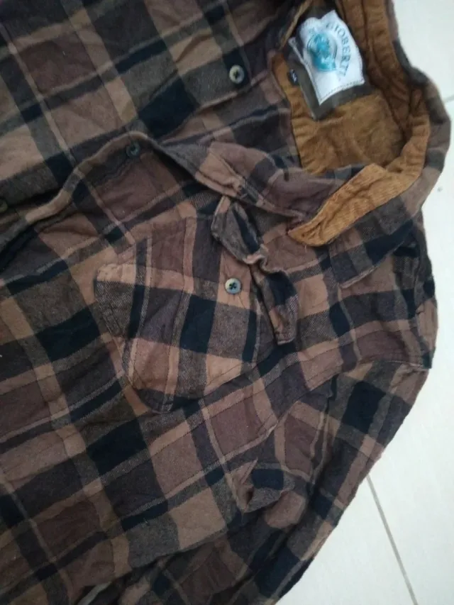 Camicia a quadri marrone e nera