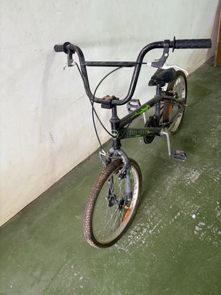 Bicicleta BMX para reciclar