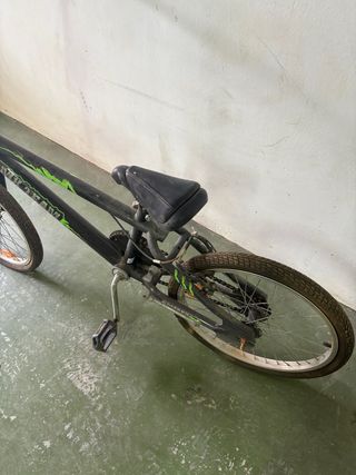 Bicicleta BMX para reciclar