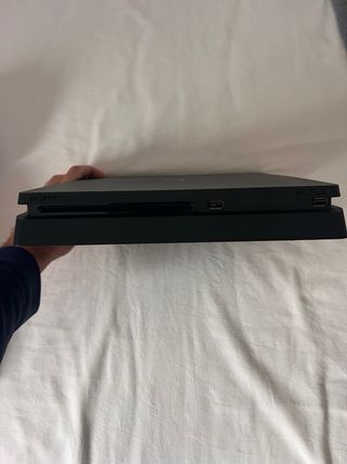 PS4 Slim 1TB Sony Negra con Cables + 1 mando