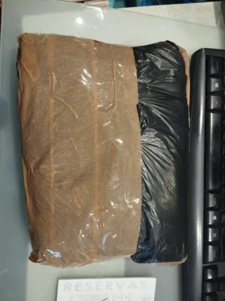 Chaqueta americana gris y negra