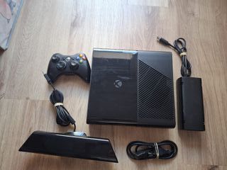 Xbox 360 Slim E Negra+kinet