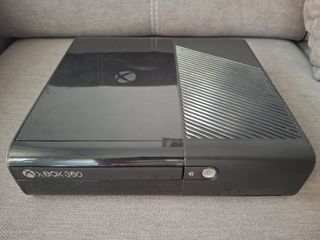 Xbox 360 Slim E Negra+kinet