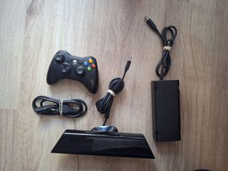Xbox 360 Slim E Negra+kinet