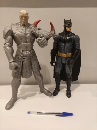 Figuras Batman y Steppenwolf