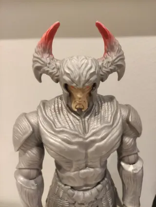 Figuras Batman y Steppenwolf