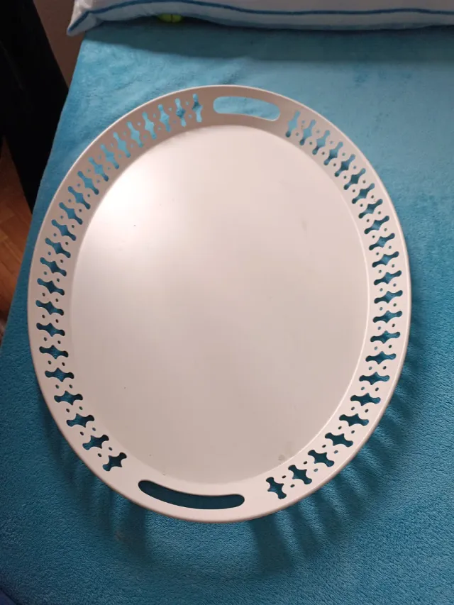 Bandeja ovalada metálica blanca