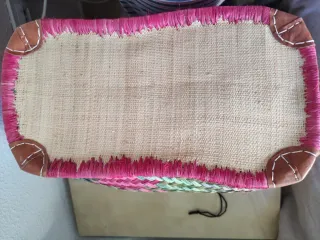 Capazo de mimbre multicolor