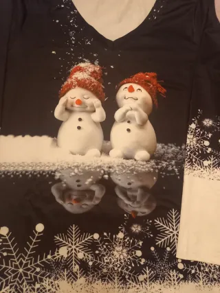 Camiseta Navideña Muñecos Nieve Talla M