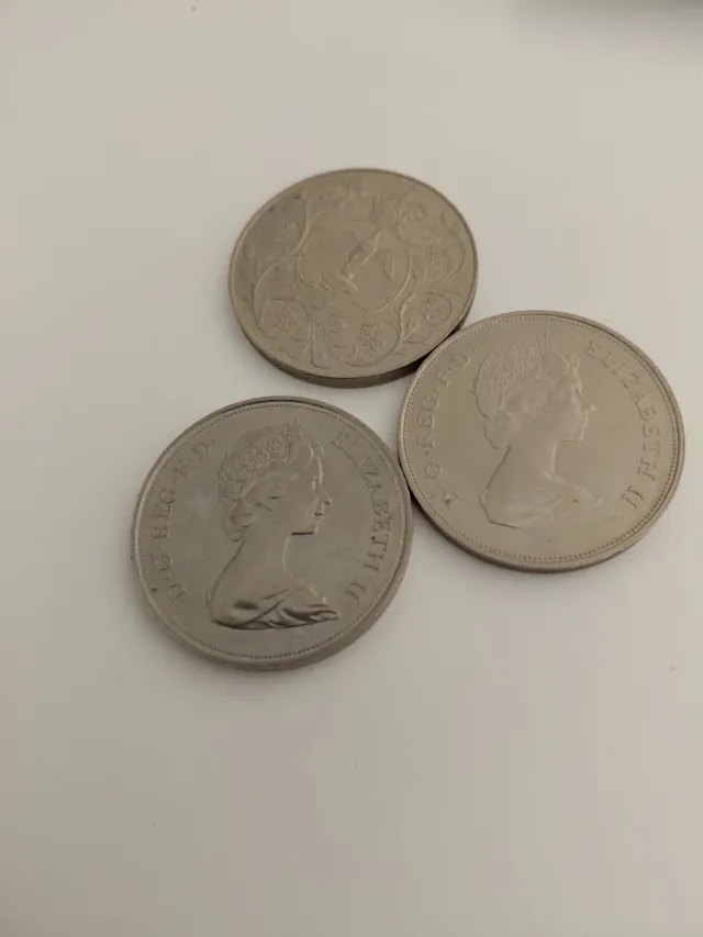 3 Monedas Conmemorativas Inglesas