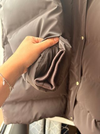 Chaqueta acolchada ZARA marrón