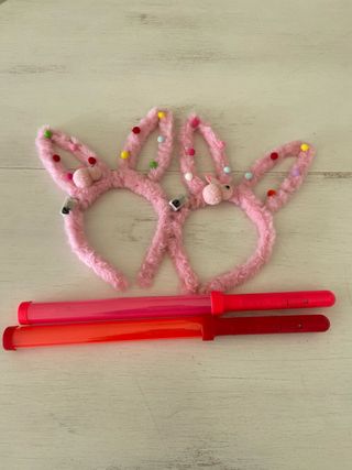 Kit Fiesta 2 Orejas Conejo y Bastones LED luces