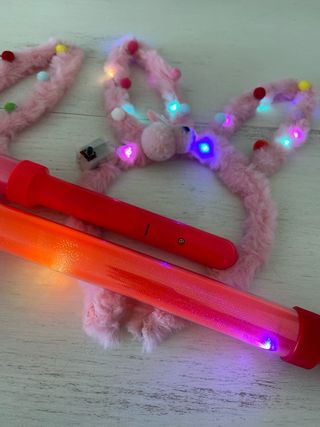 Kit Fiesta 2 Orejas Conejo y Bastones LED luces