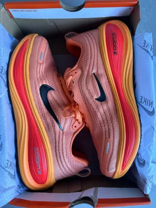 Nike Vomero Plus Naranja/Rojo