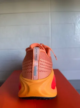 Nike Vomero Plus Naranja/Rojo
