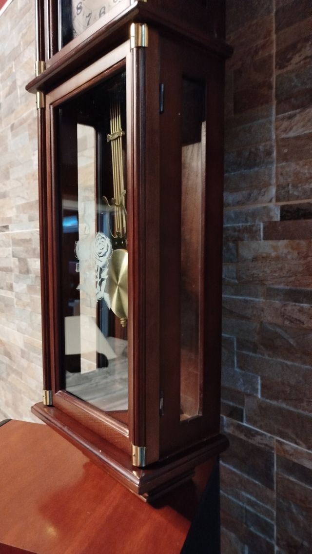 Orologio a pendolo vintage con serigrafia