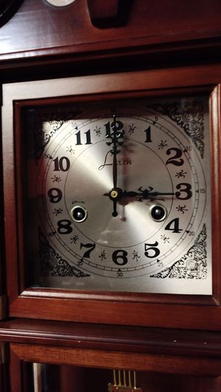 Orologio a pendolo vintage con serigrafia