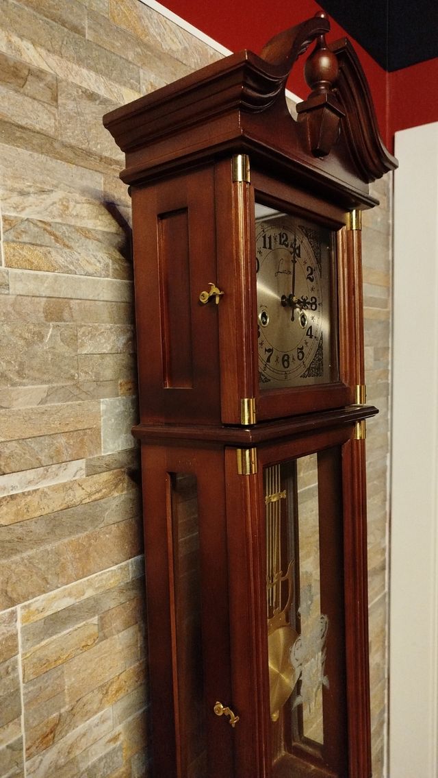 Orologio a pendolo vintage con serigrafia