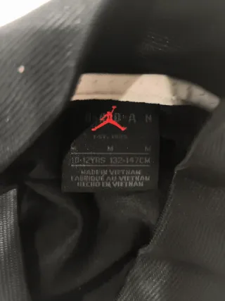 Chándal Jordan Negro y Blanco, talla de 10-12años.